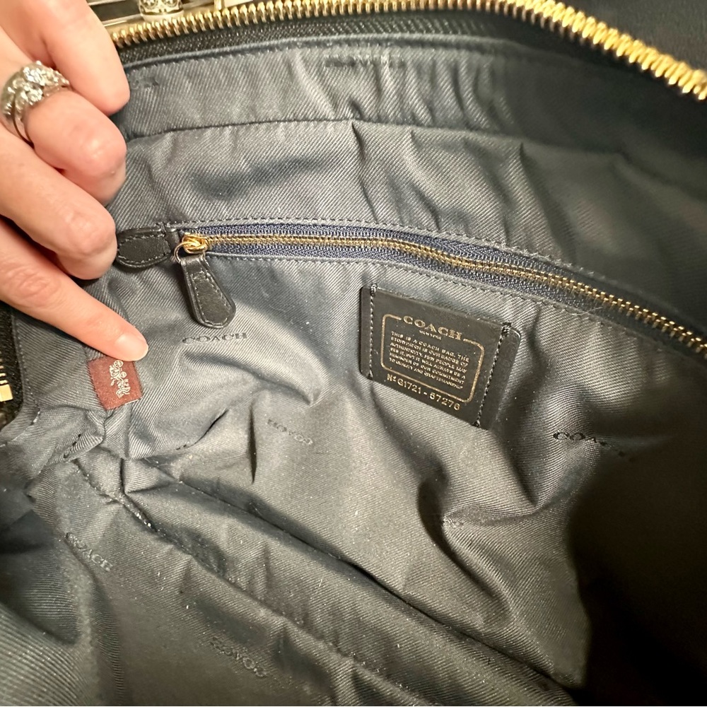 Black and gold Coach bag, medium sized. - Picture 5 of 10